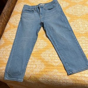 Levi’s size 10 denim capri pants